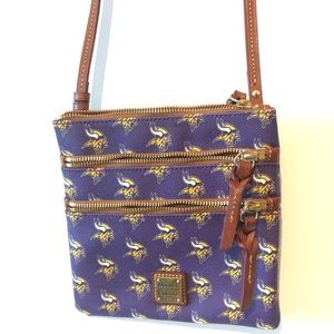 Minnesota Vikings Dooney & Bourke crossbody